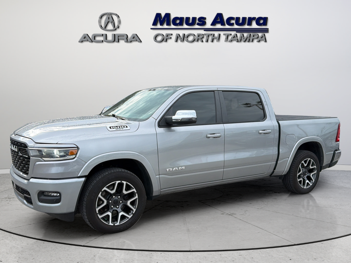 Used 2025 RAM 1500 Laramie AWD/4WD image 5