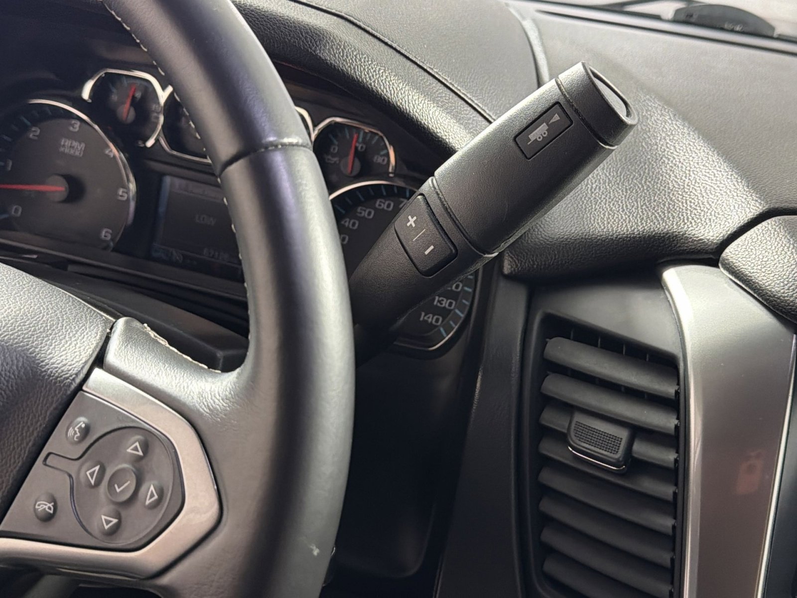 Used 2016 Chevrolet Suburban LS image 21