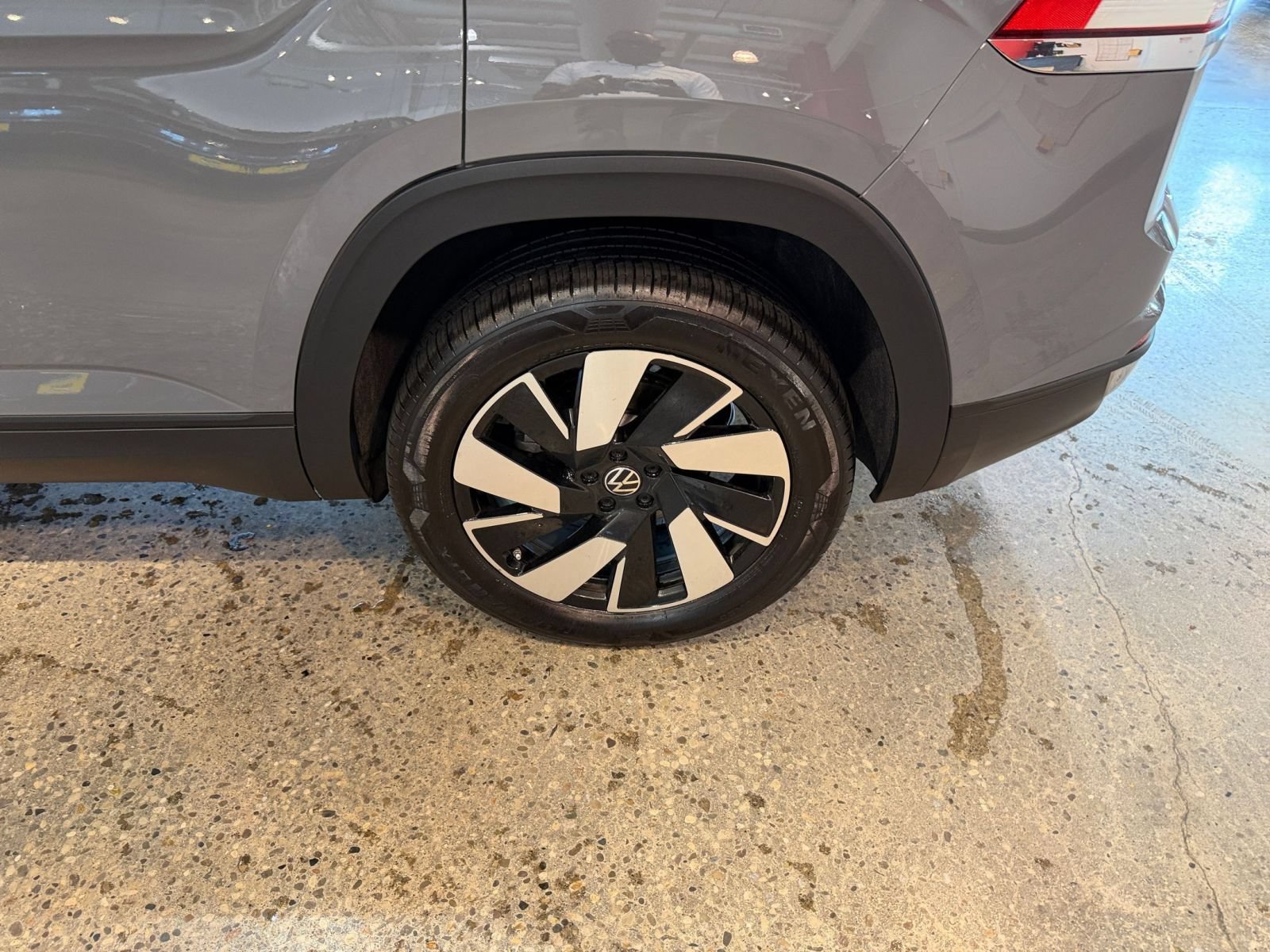 Used 2026 Volkswagen Atlas Cross Sport SE AWD/4WD image 32