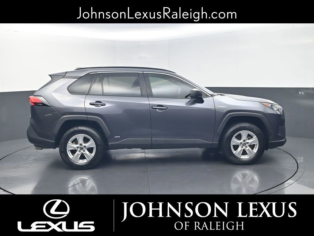 Used 2021 Toyota RAV4 LE AWD/4WD image 6
