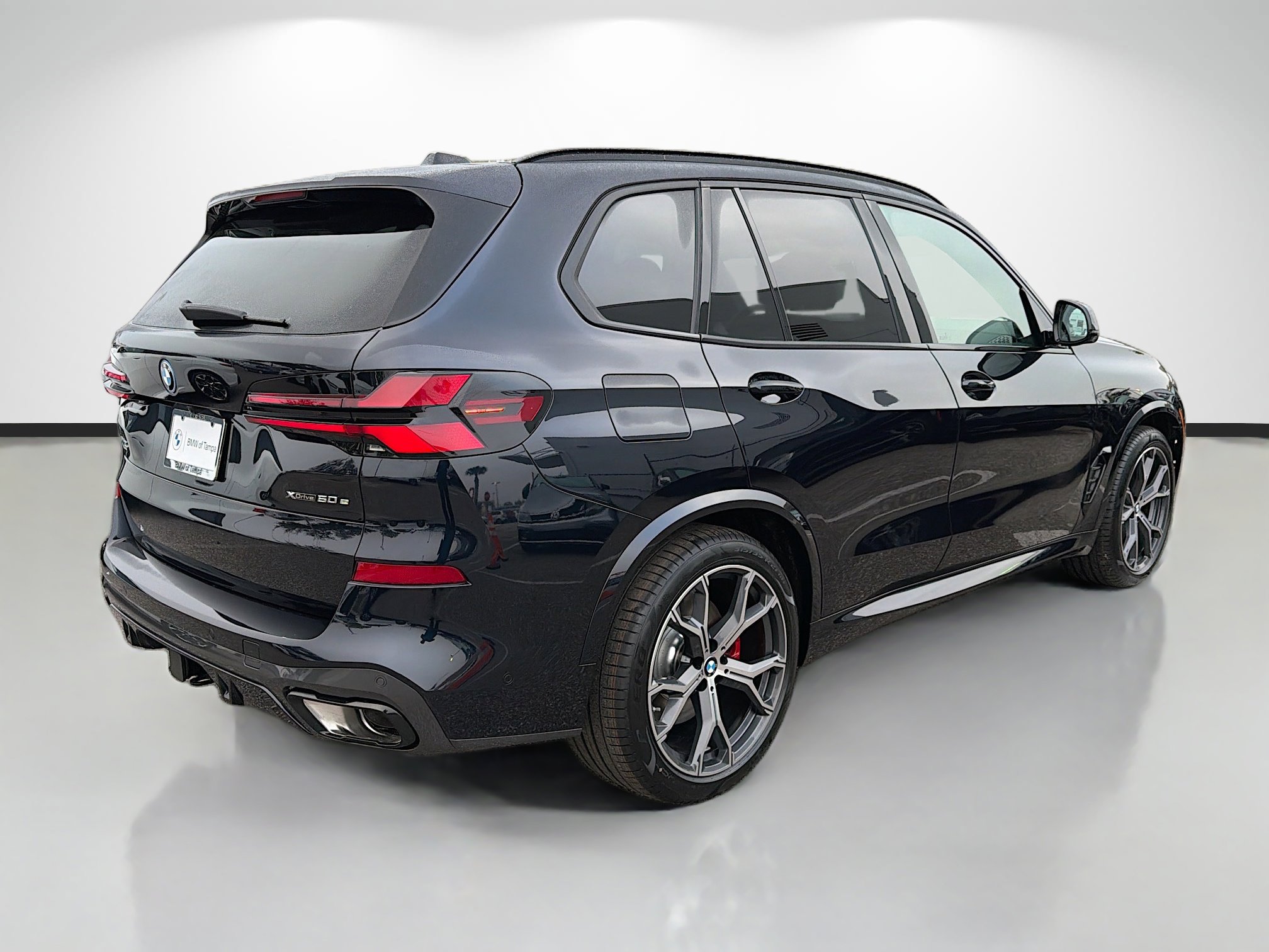 New 2026 BMW X5 xDrive50e w/ Executive Package image 3