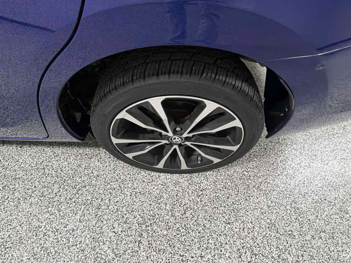 Used 2018 Toyota Corolla SE w/ SE Premium Package image 39