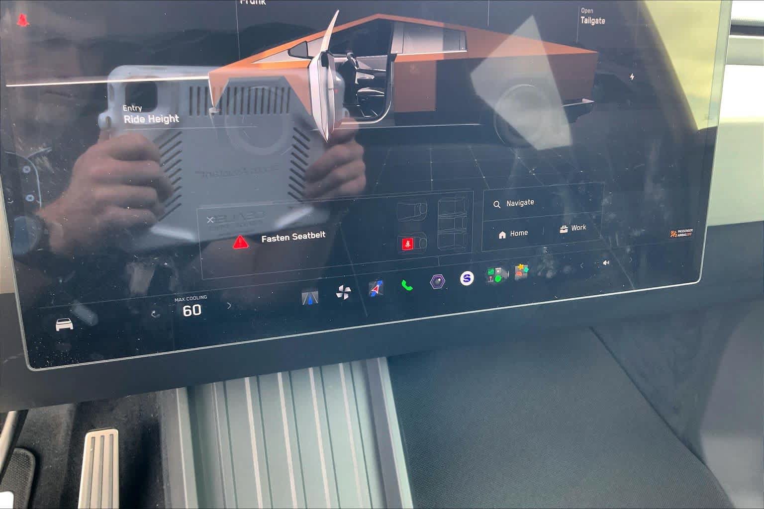 Used 2025 Tesla Cybertruck AWD Crew Cab image 34