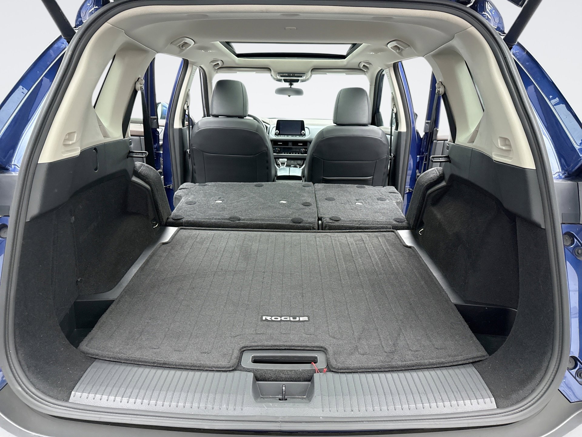 Used 2023 Nissan Rogue SV w/ SV Premium B Package image 22