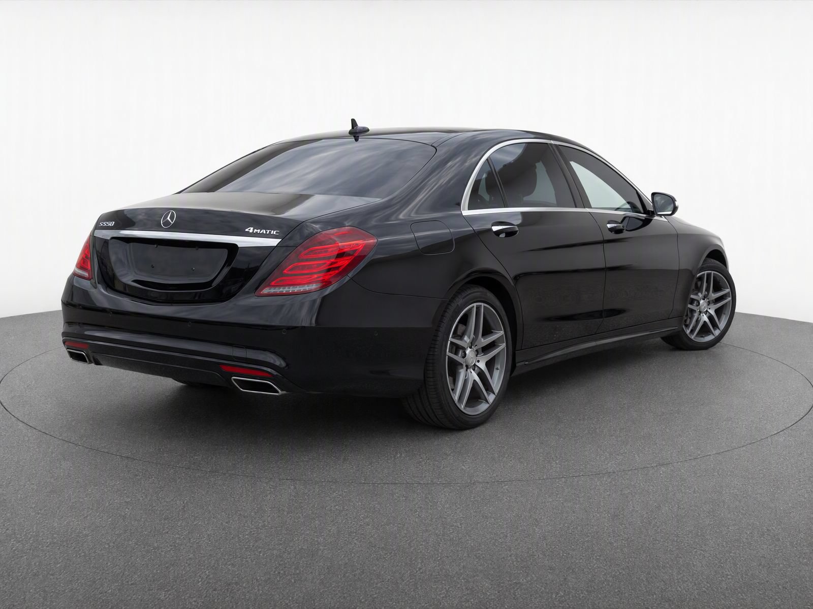 Used 2016 Mercedes-Benz S 550 4MATIC Sedan image 3