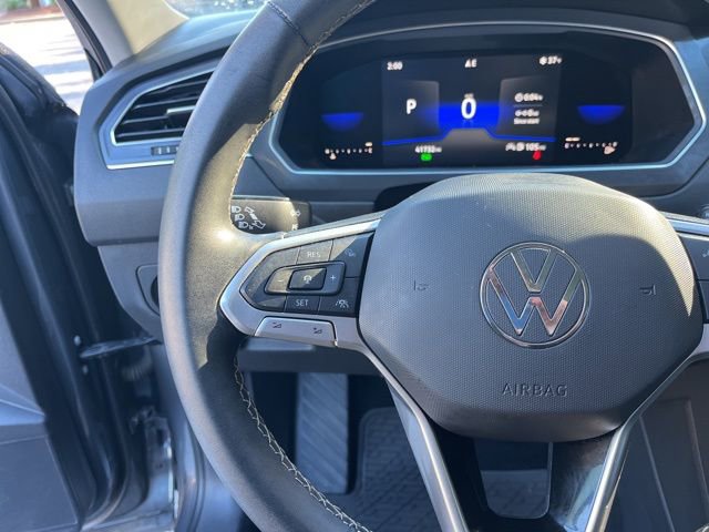 Used 2022 Volkswagen Tiguan SE w/ Panoramic Sunroof Package image 21
