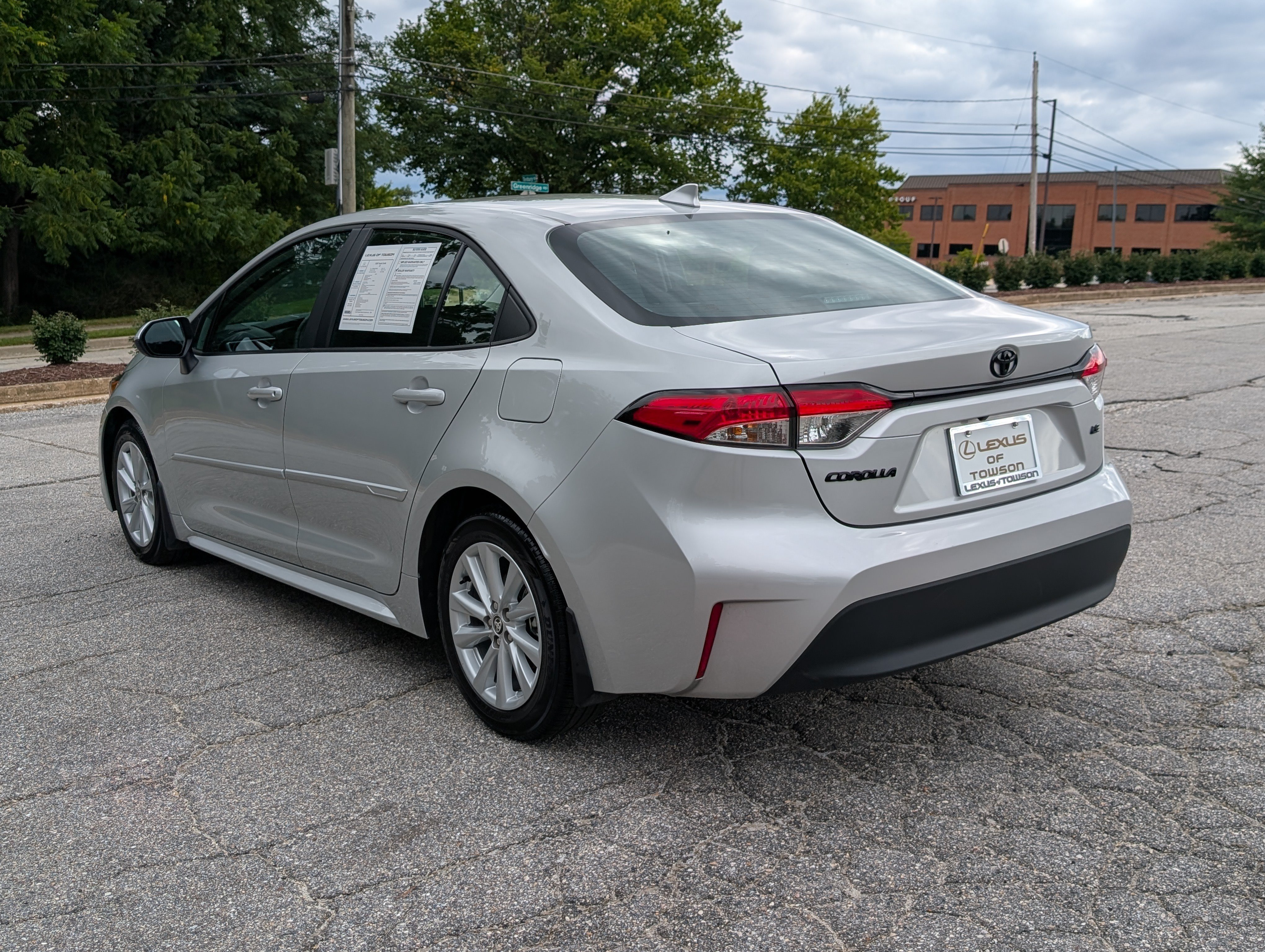 Used 2026 Toyota Corolla LE w/ LE Premium Package FWD image 5