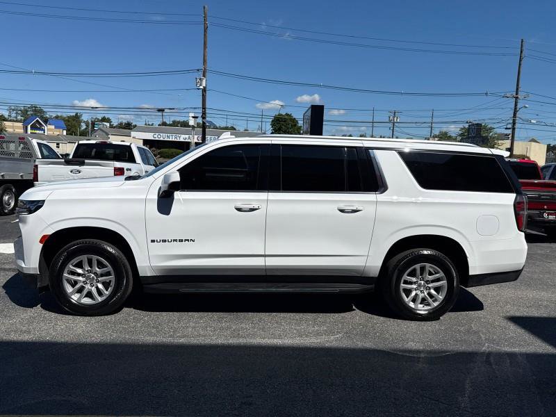 Used 2024 Chevrolet Suburban LT image 4
