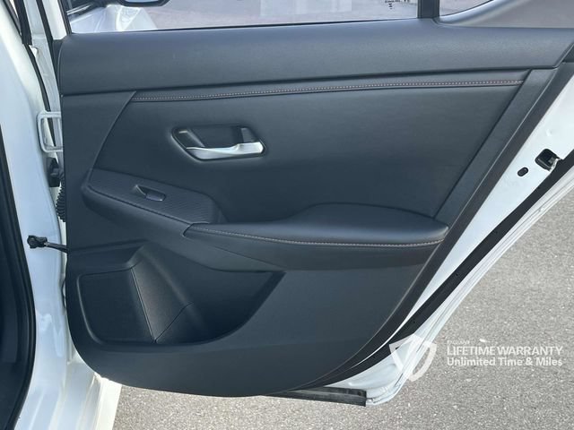 Used 2023 Nissan Sentra SR w/ SR Premium Package FWD image 26