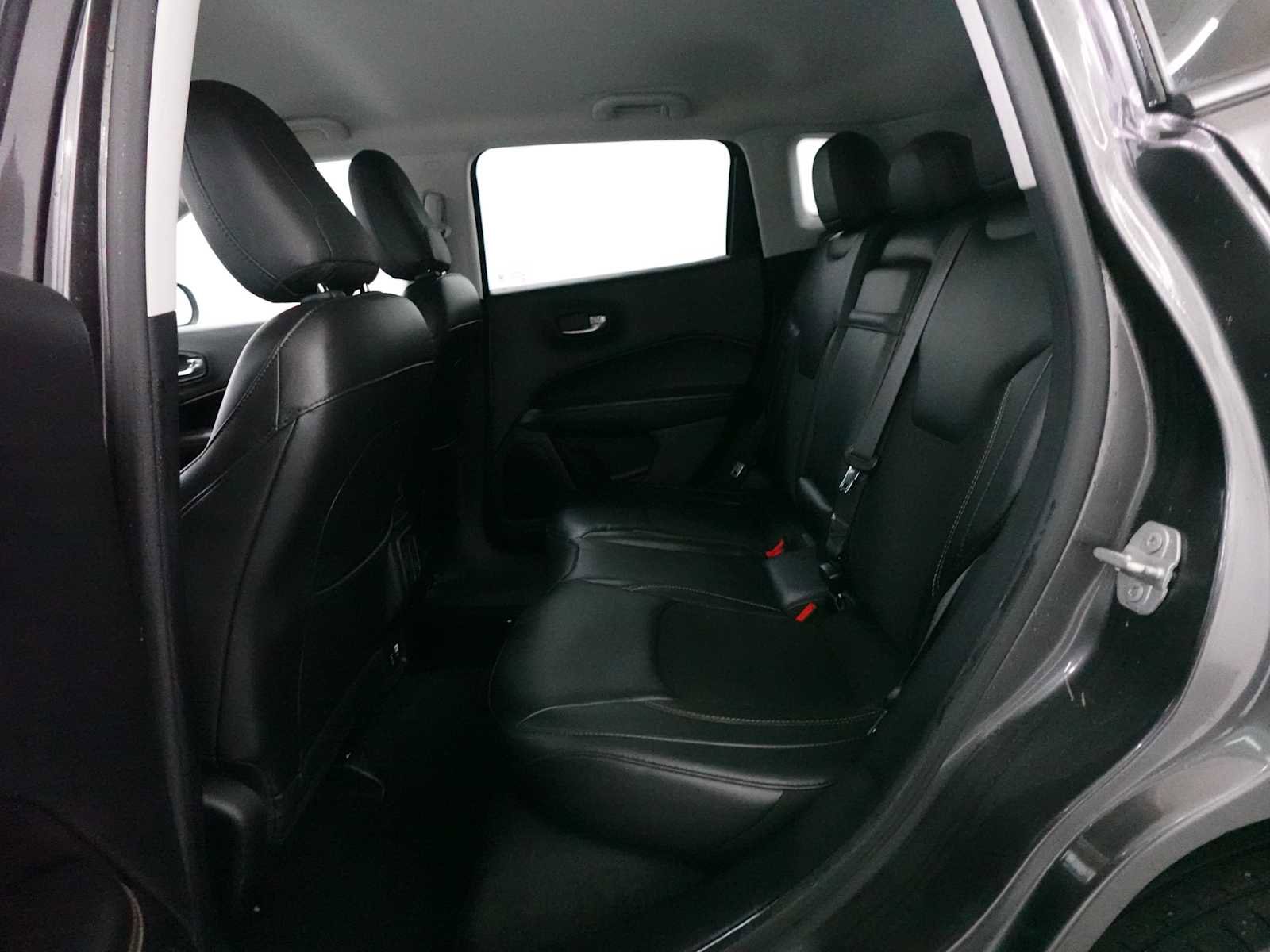 Used 2018 Jeep Compass Latitude w/ Popular Equipment Group AWD/4WD image 25