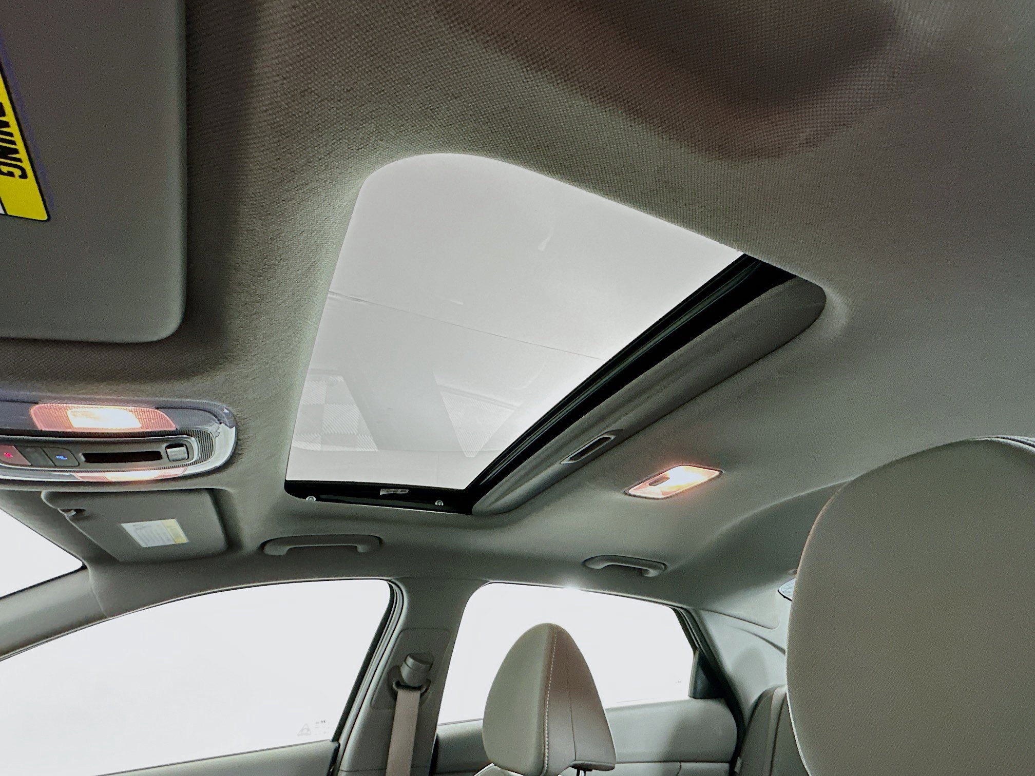 Used 2025 Hyundai Elantra SEL image 26