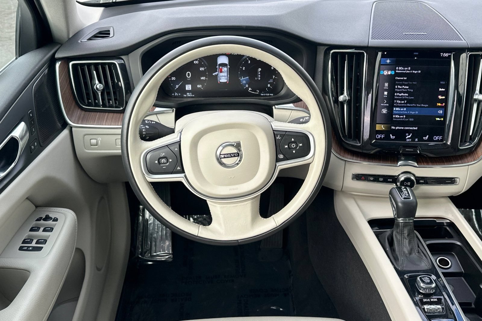 Used 2021 Volvo XC60 T6 Momentum w/ Premium Package AWD/4WD image 16
