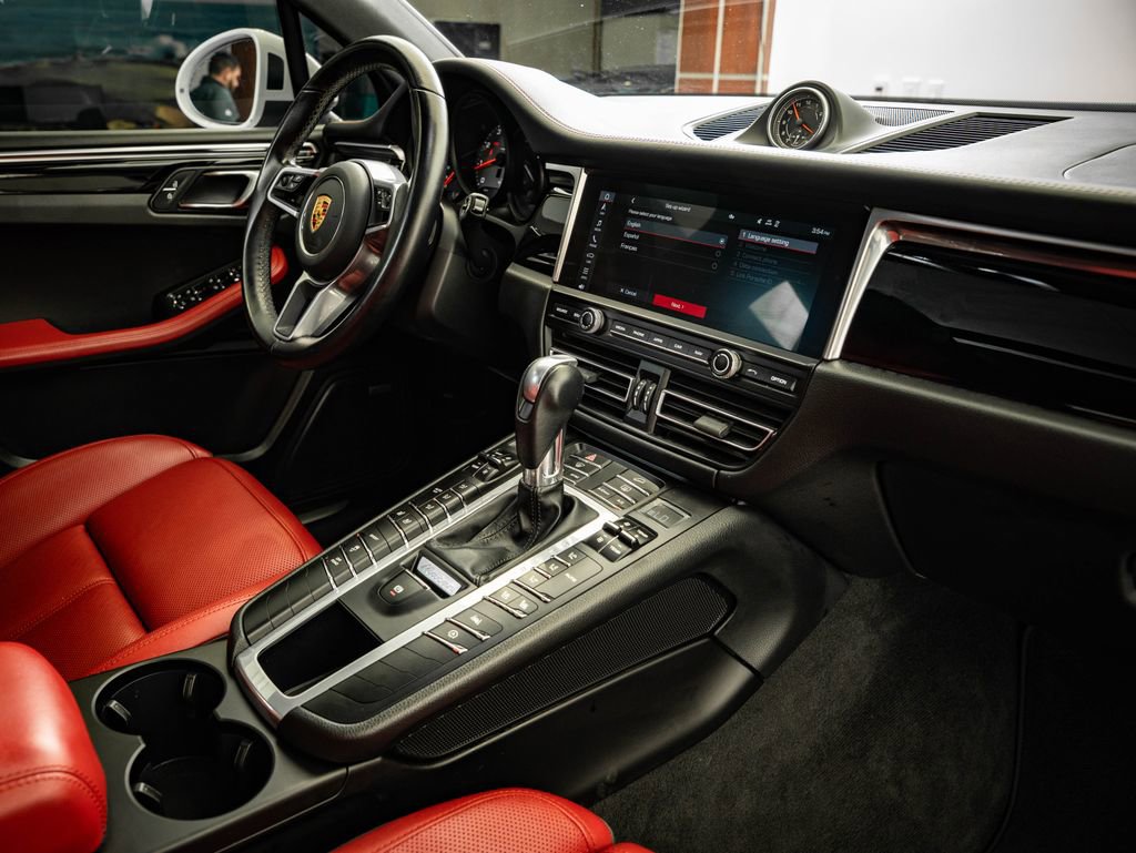 Certified 2021 Porsche Macan S AWD/4WD image 27