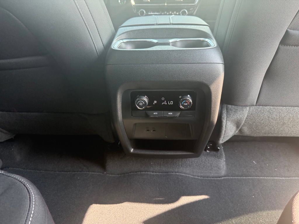 New 2026 Chevrolet Traverse LT w/ Midnight/Sport Edition FWD image 19