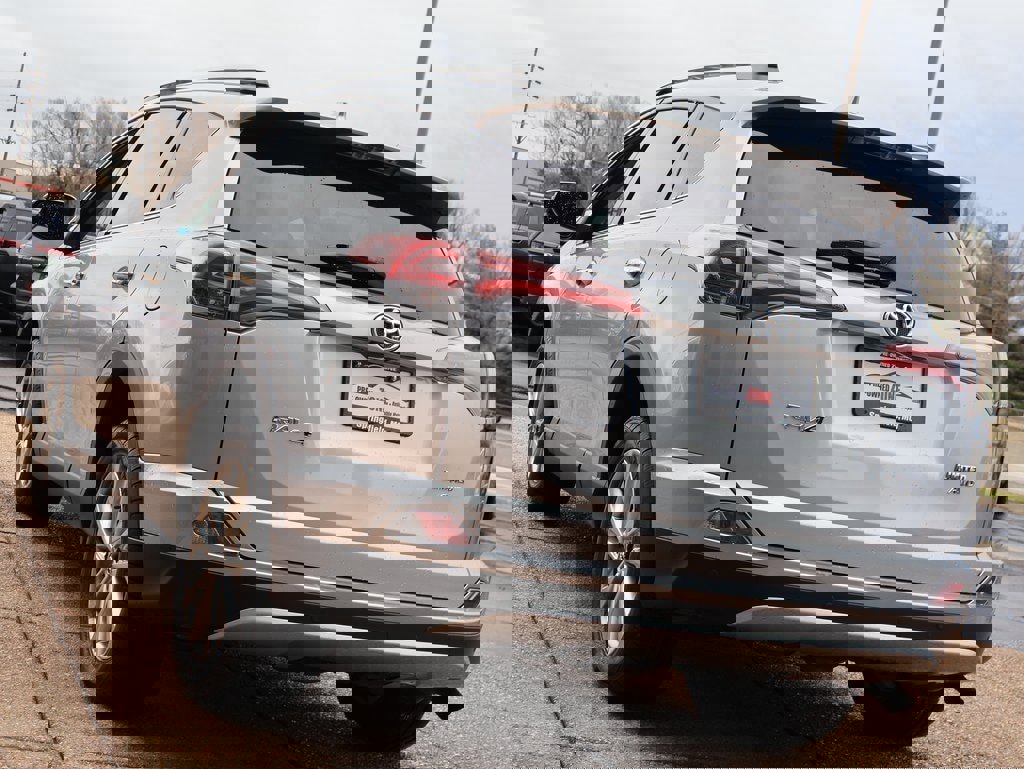 Used 2017 Toyota RAV4 Limited image 4