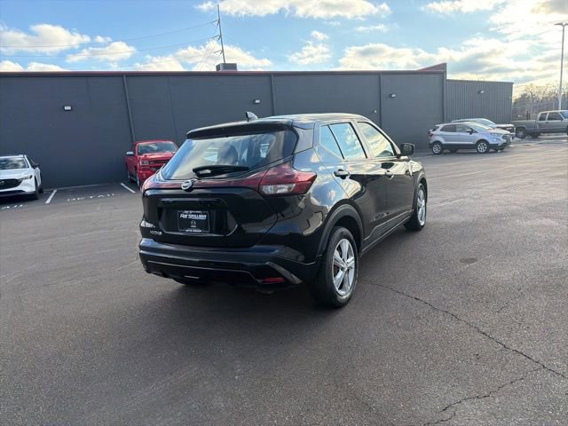 Used 2021 Nissan Kicks S image 7