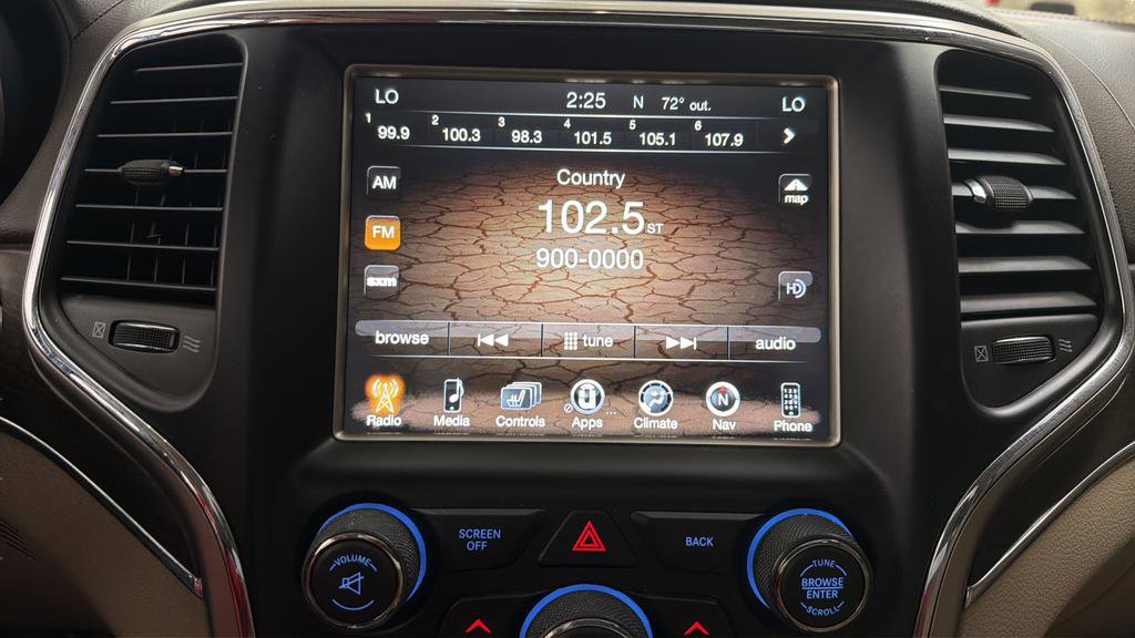 Used 2015 Jeep Grand Cherokee Overland image 25