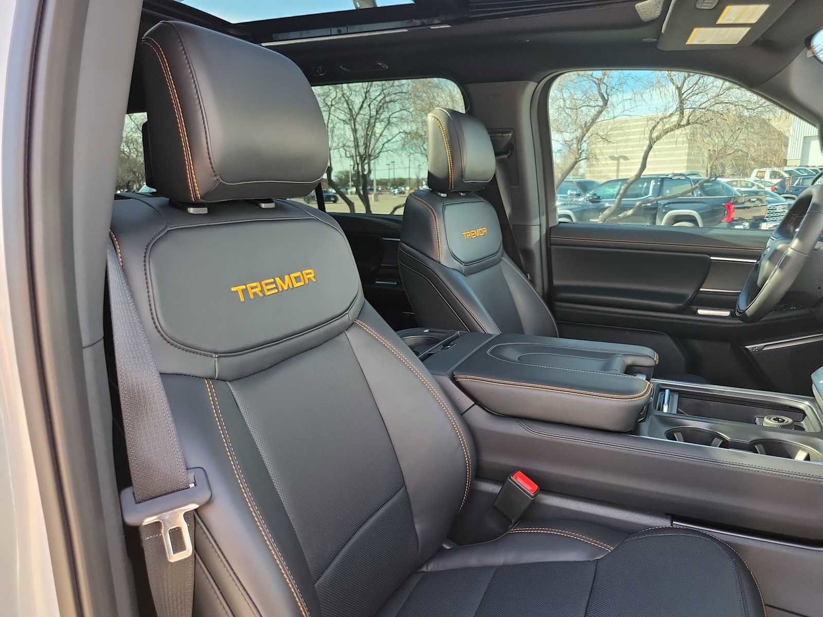 Used 2025 Ford Expedition Tremor image 10