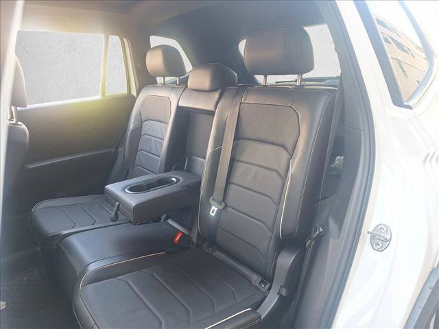 Used 2024 Volkswagen Tiguan SEL R-Line image 14