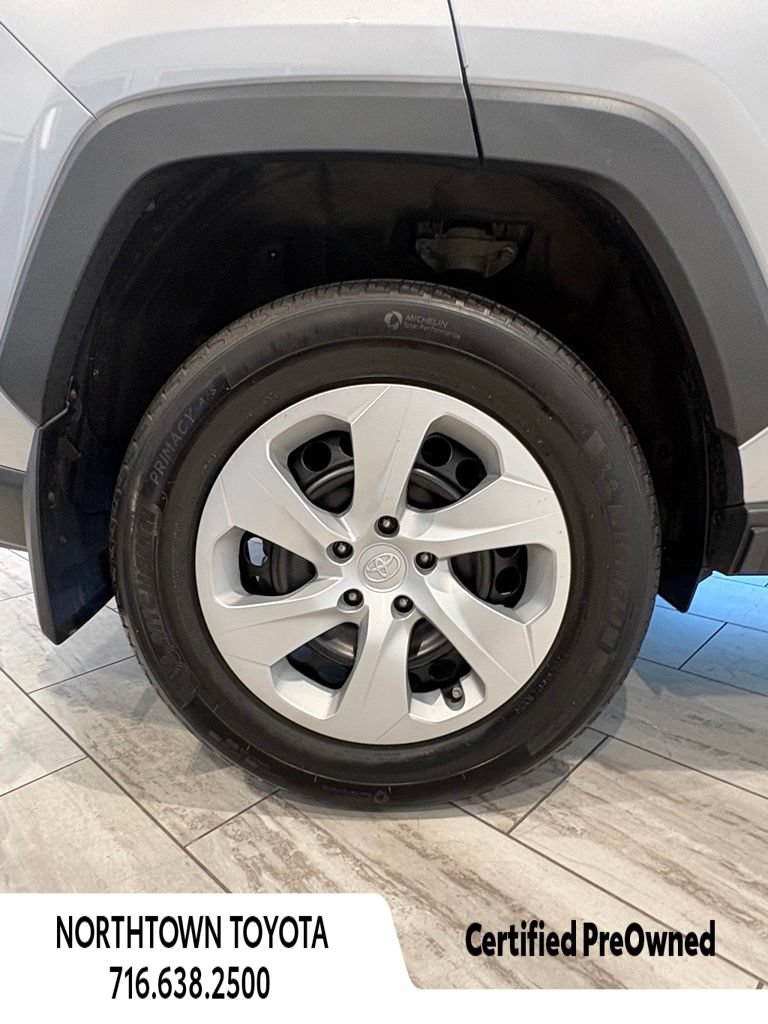 Used 2024 Toyota RAV4 LE AWD/4WD image 11