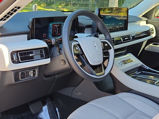 New 2026 Lincoln Aviator Reserve w/ Illumination Package RWD image 3