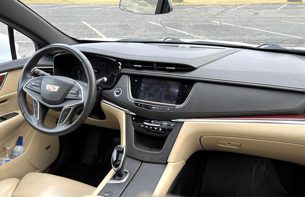 Used 2017 Cadillac XT5 Luxury w/ Driver Awareness Package image 12