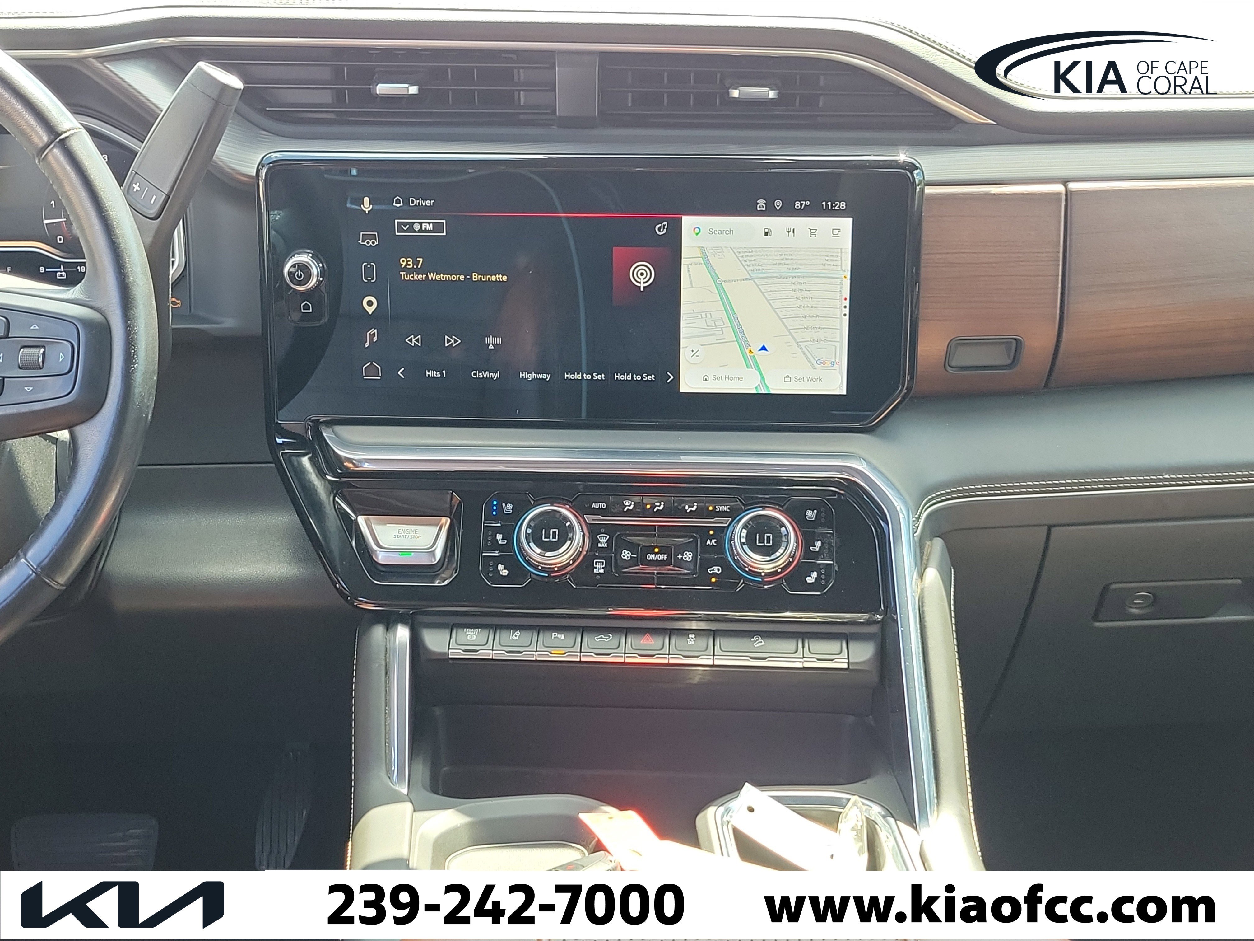 Used 2024 GMC Sierra 2500 Denali Ultimate w/ Snow Plow Prep/Camper Package AWD/4WD image 19