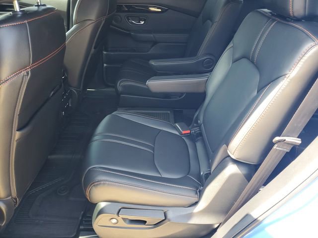 Used 2025 Honda Pilot TrailSport image 28