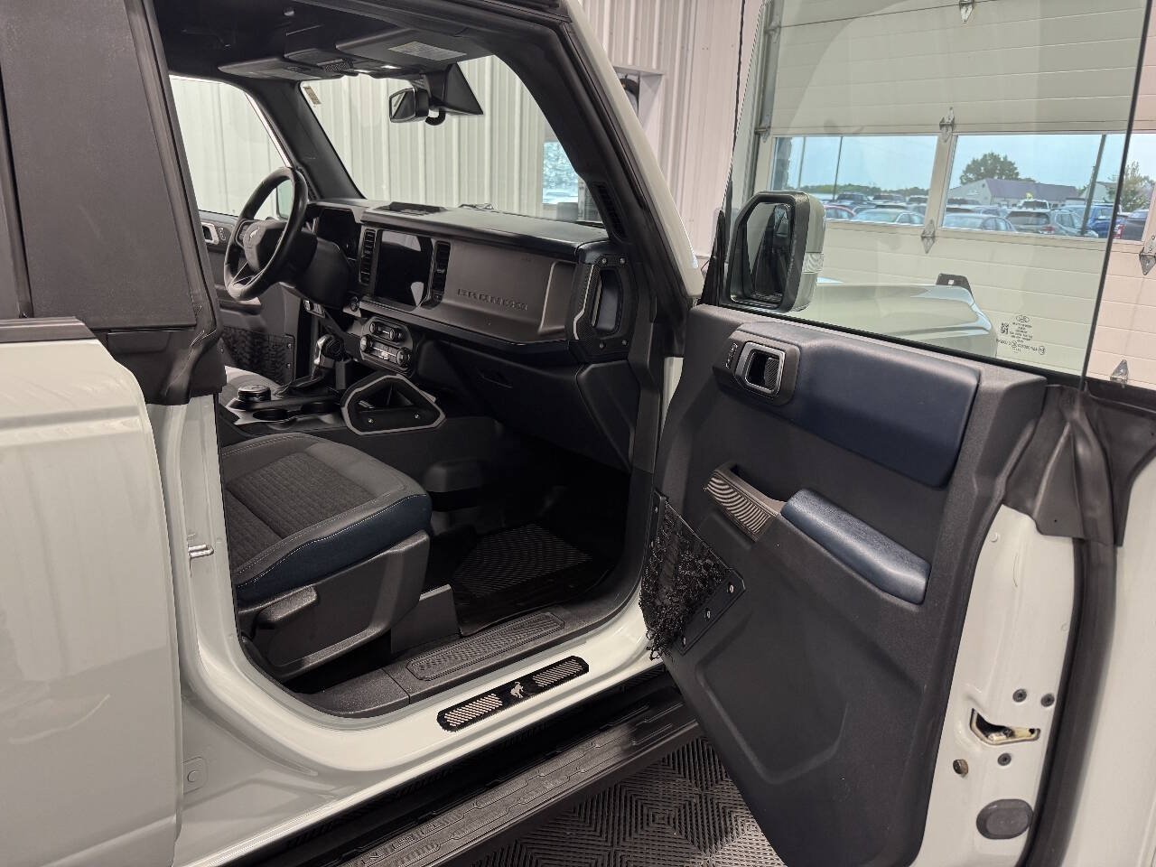 Used 2021 Ford Bronco Outer Banks AWD/4WD image 14
