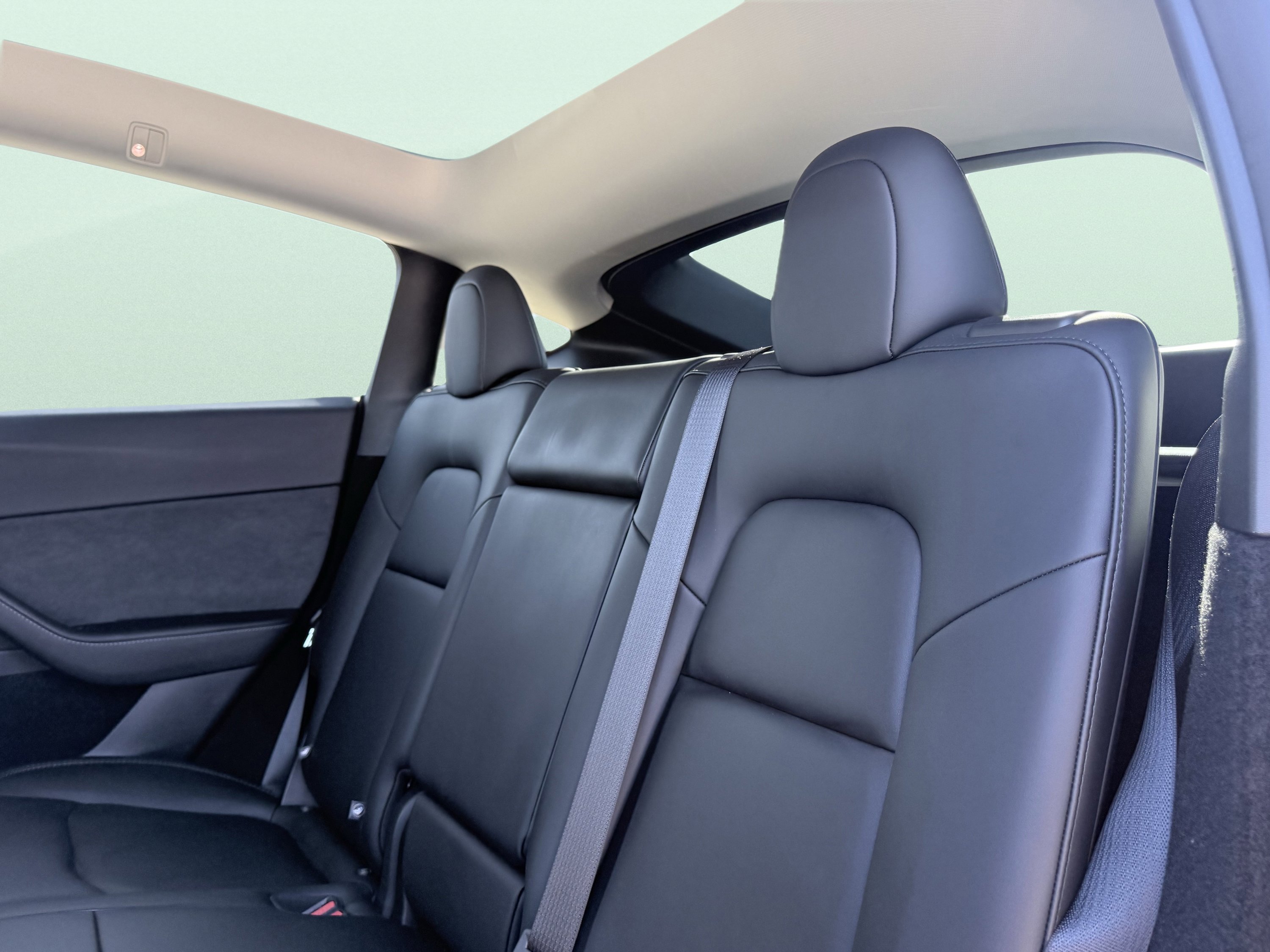 Used 2025 Tesla Model Y Long Range image 33