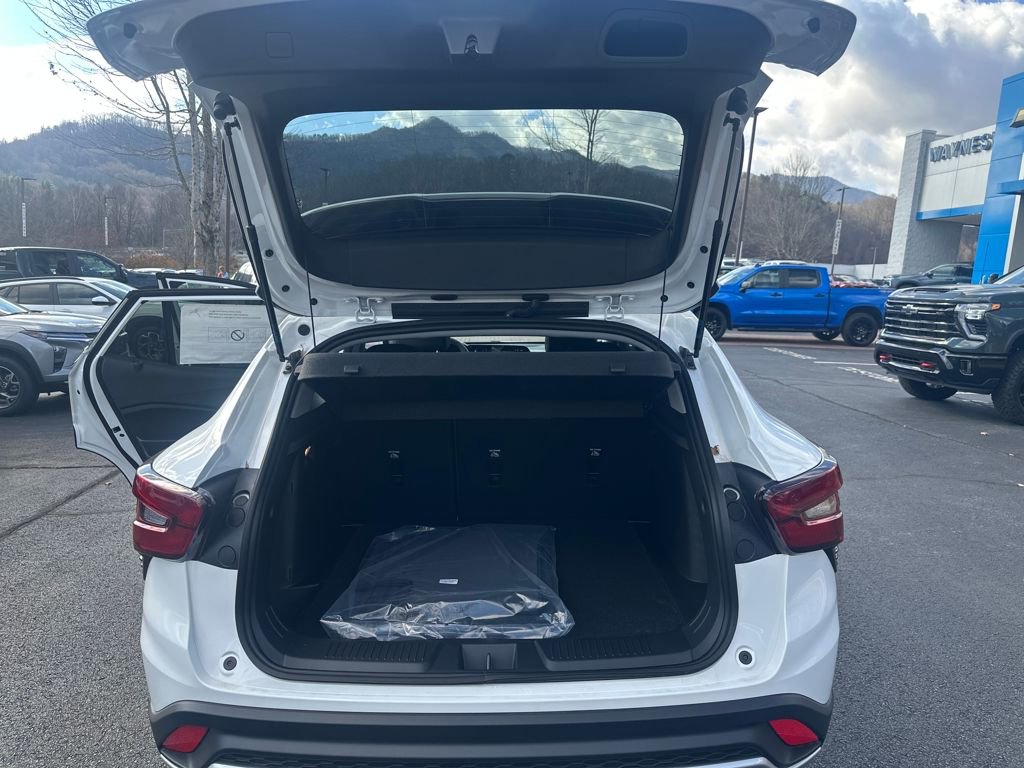 New 2025 Chevrolet Trax LT w/ LT Convenience Package image 39