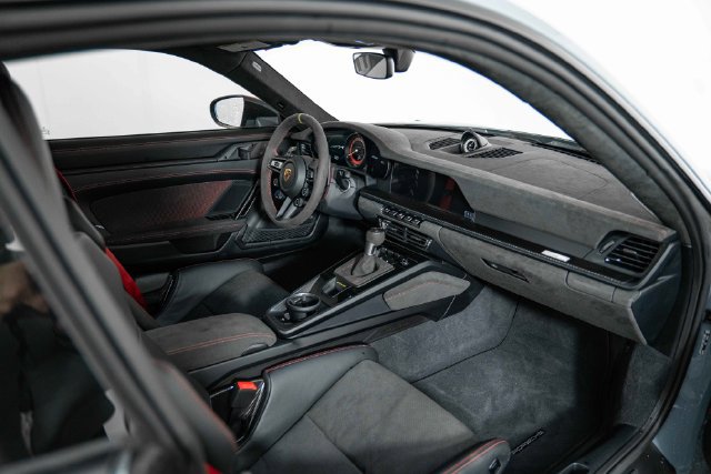 Used 2025 Porsche 911 GT3 RS RWD image 24