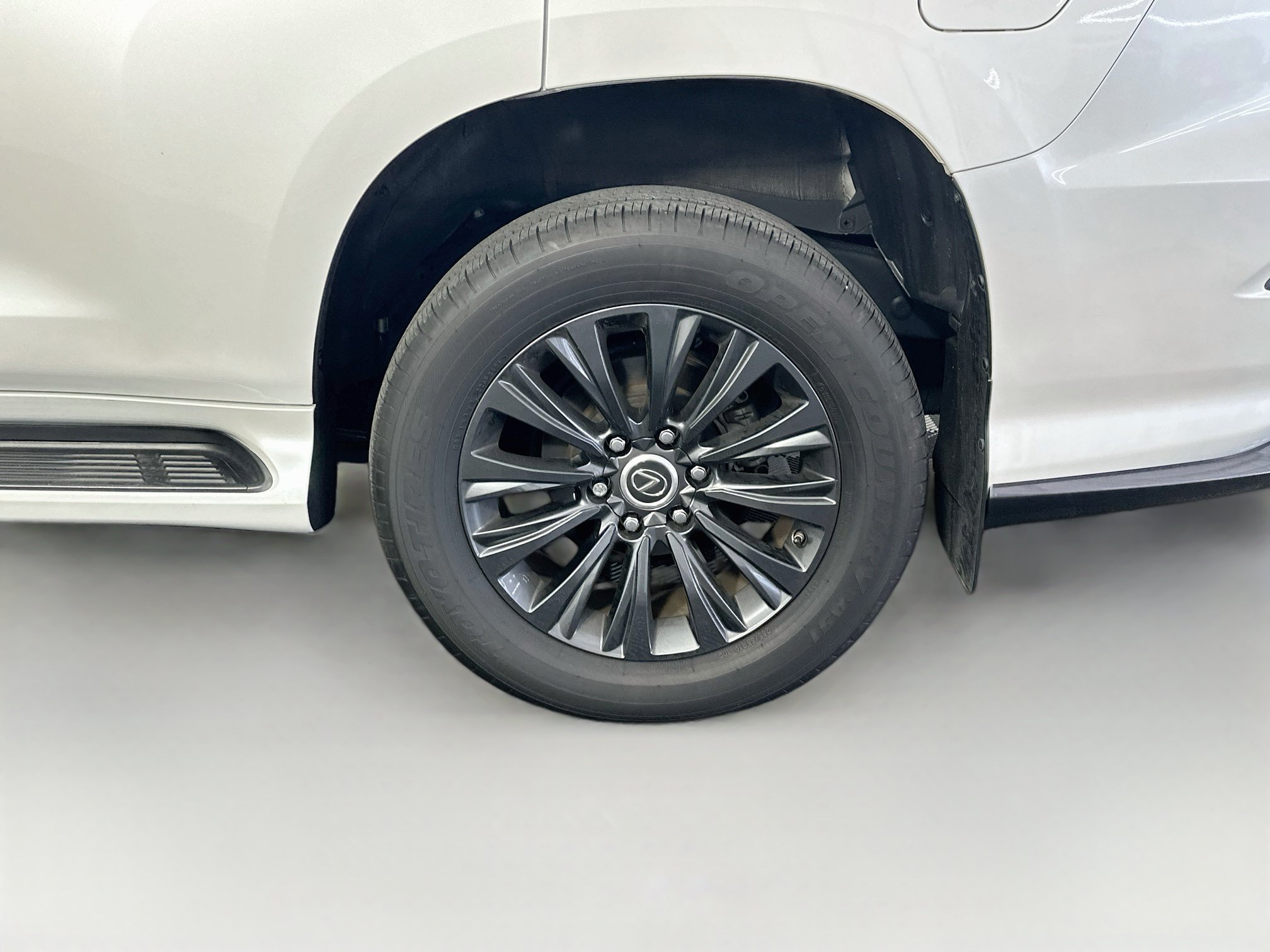 Used 2023 Lexus GX 460 Premium w/ Accessory Package AWD/4WD image 11