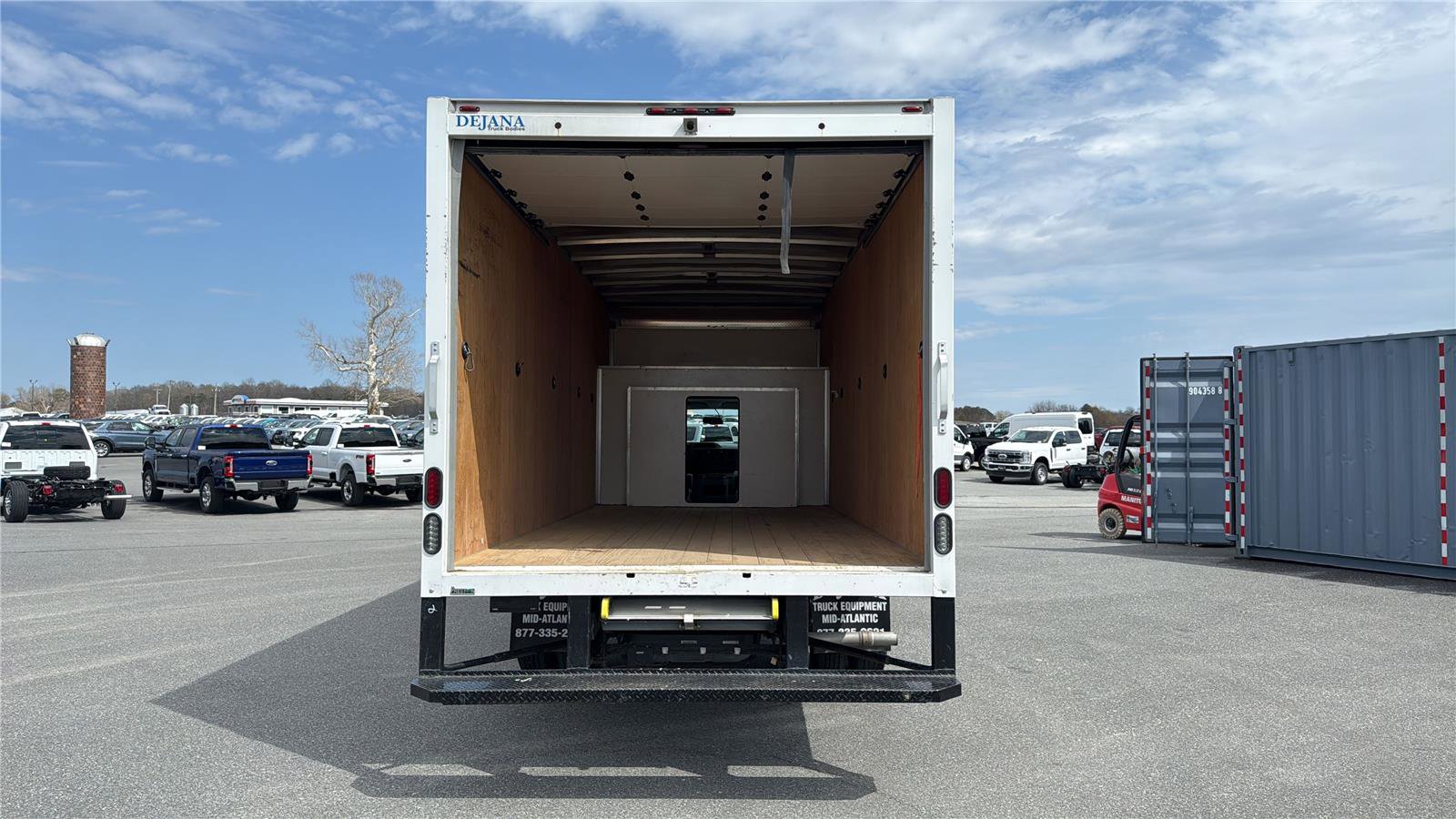 Used 2023 Ford E-450 and Econoline 450 Super Duty w/ Power Windows & Locks Group RWD image 10