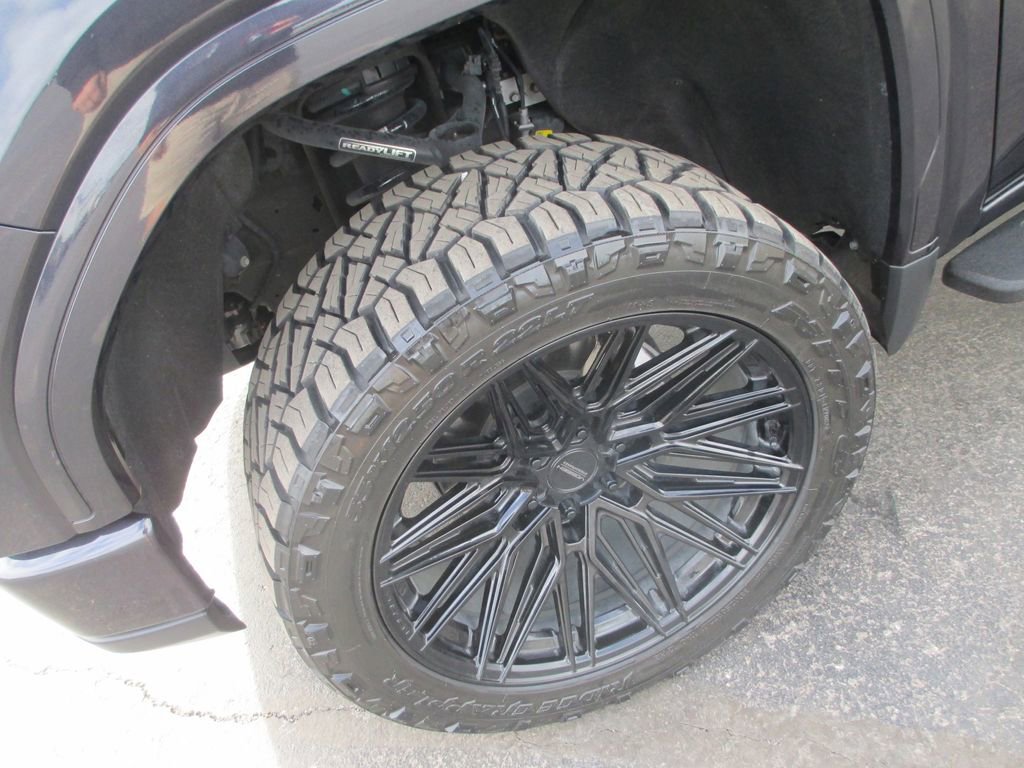 Used 2024 GMC Sierra 1500 AT4 w/ Technology Package image 14