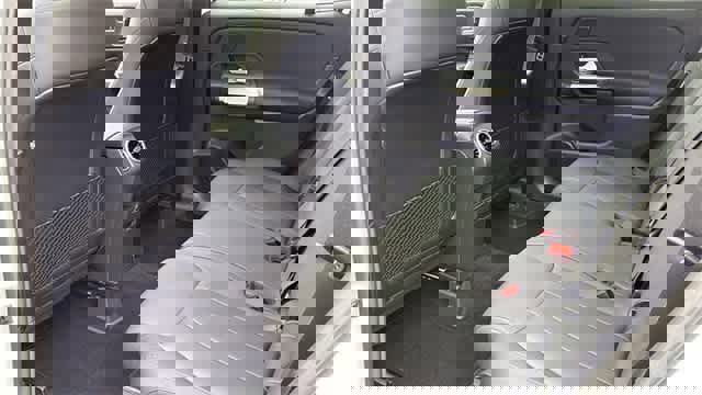 Used 2025 Mercedes-Benz GLB 250 4MATIC image 31