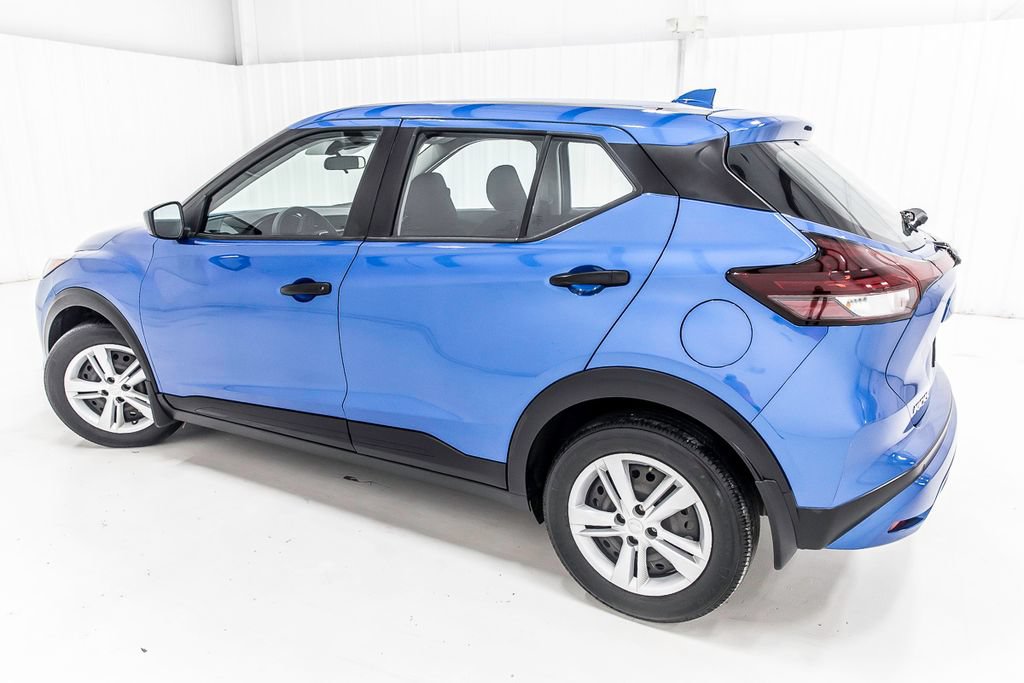 Used 2025 Nissan Kicks Play S FWD image 4