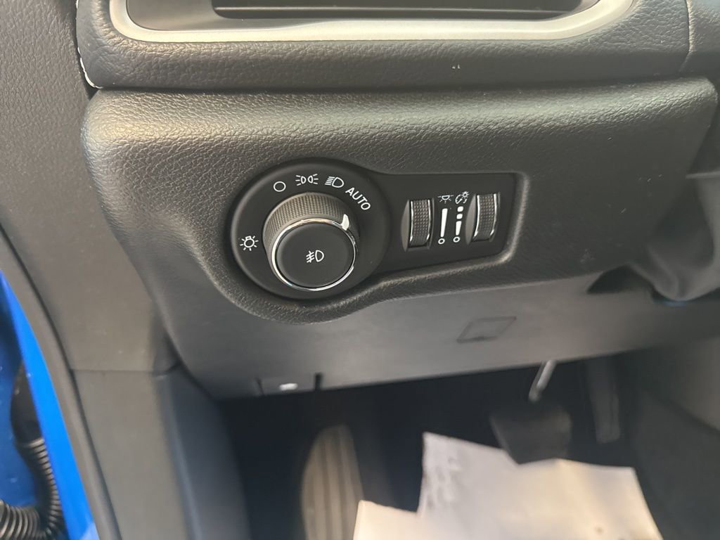 New 2026 Chrysler Pacifica Select FWD image 20
