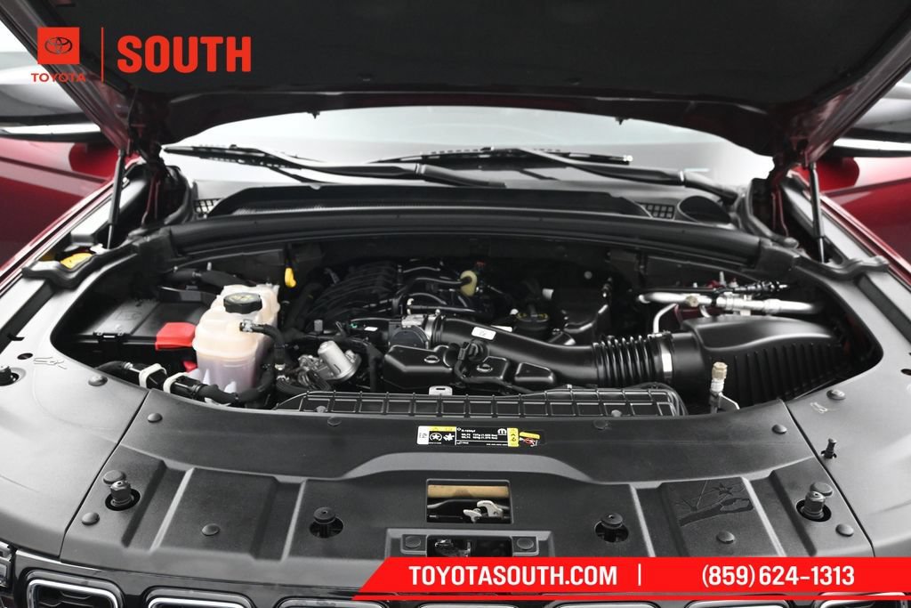 Used 2023 Jeep Grand Cherokee Limited AWD/4WD image 32