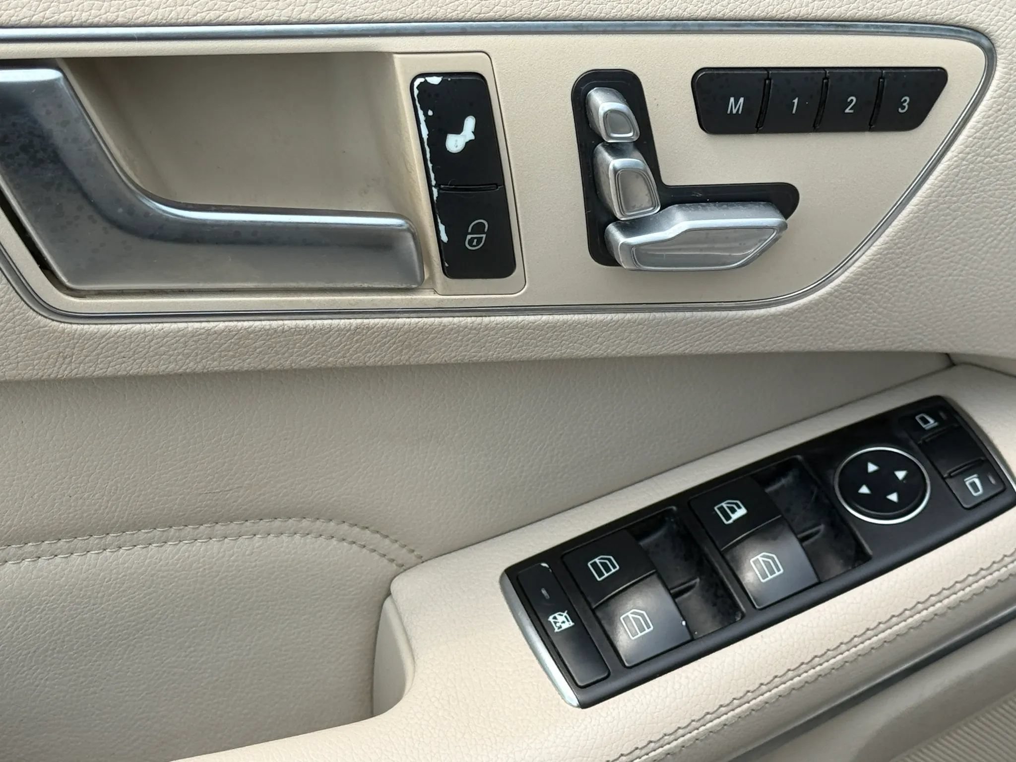 Used 2014 Mercedes-Benz E 350 Sedan image 25