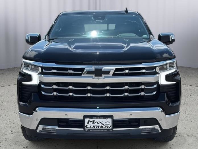 Used 2023 Chevrolet Silverado 1500 LTZ w/ LTZ Premium Package AWD/4WD image 8