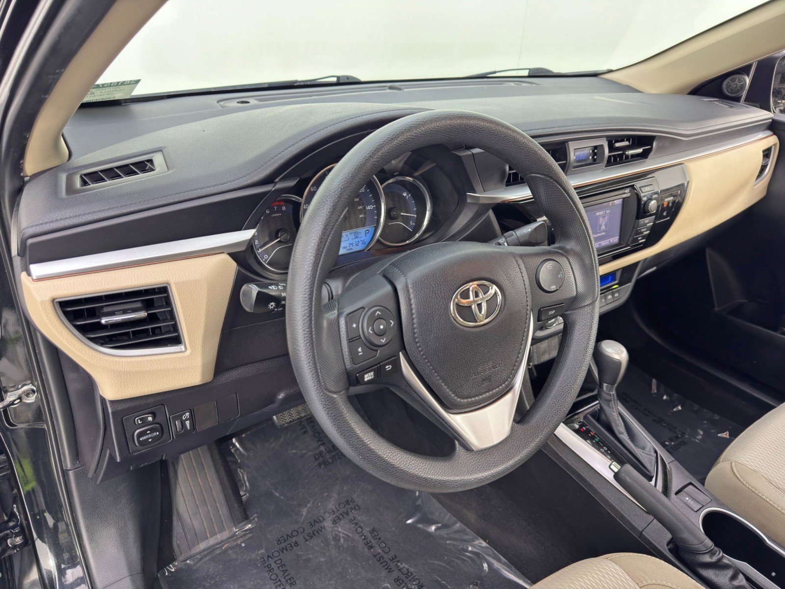 Used 2016 Toyota Corolla LE image 12