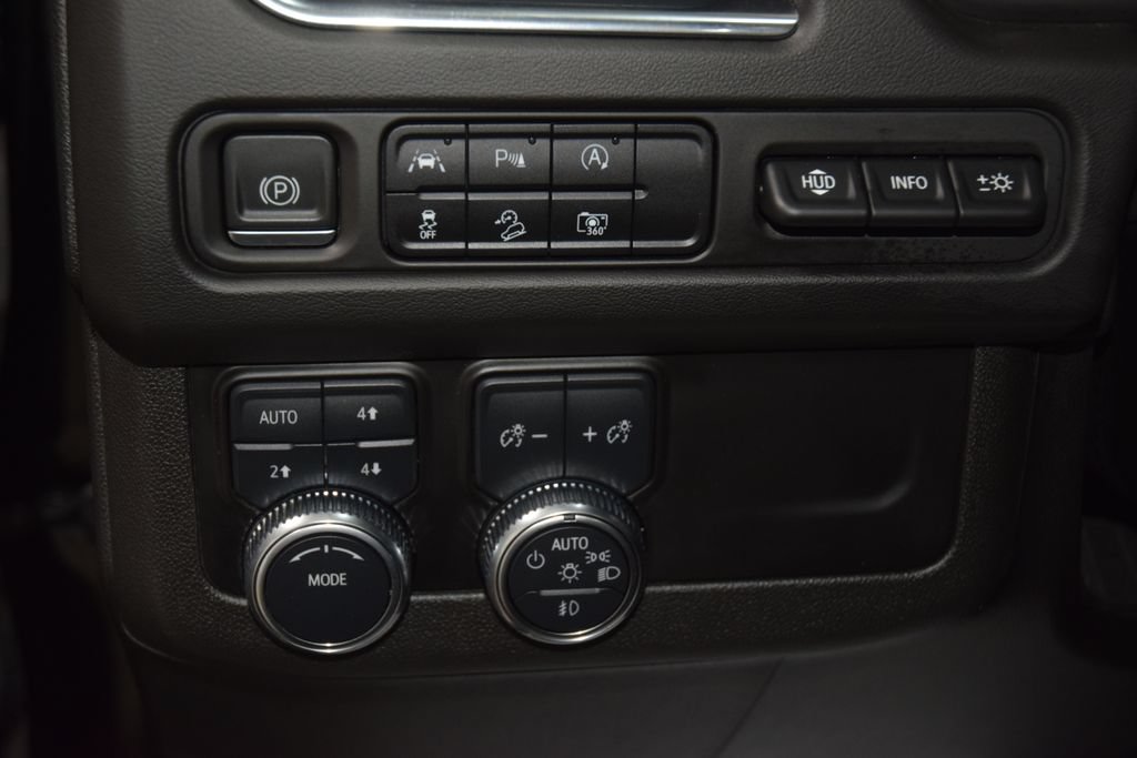 Used 2023 GMC Yukon XL AT4 w/ AT4 Premium Package AWD/4WD image 37