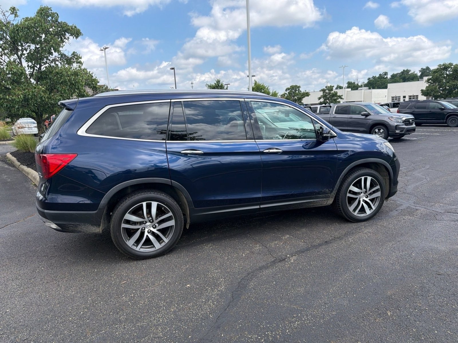 Used 2018 Honda Pilot Elite image 11