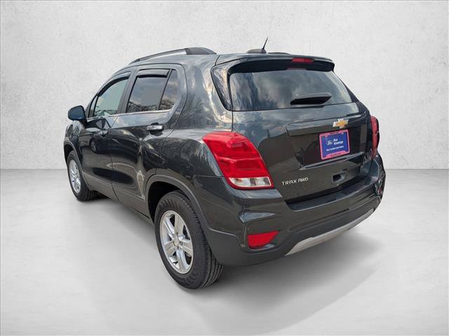 Used 2020 Chevrolet Trax LT w/ Sun & Sound Package image 5