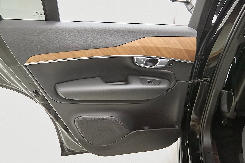 Certified 2023 Volvo XC90 B6 Plus w/ Protection Package Premier image 18