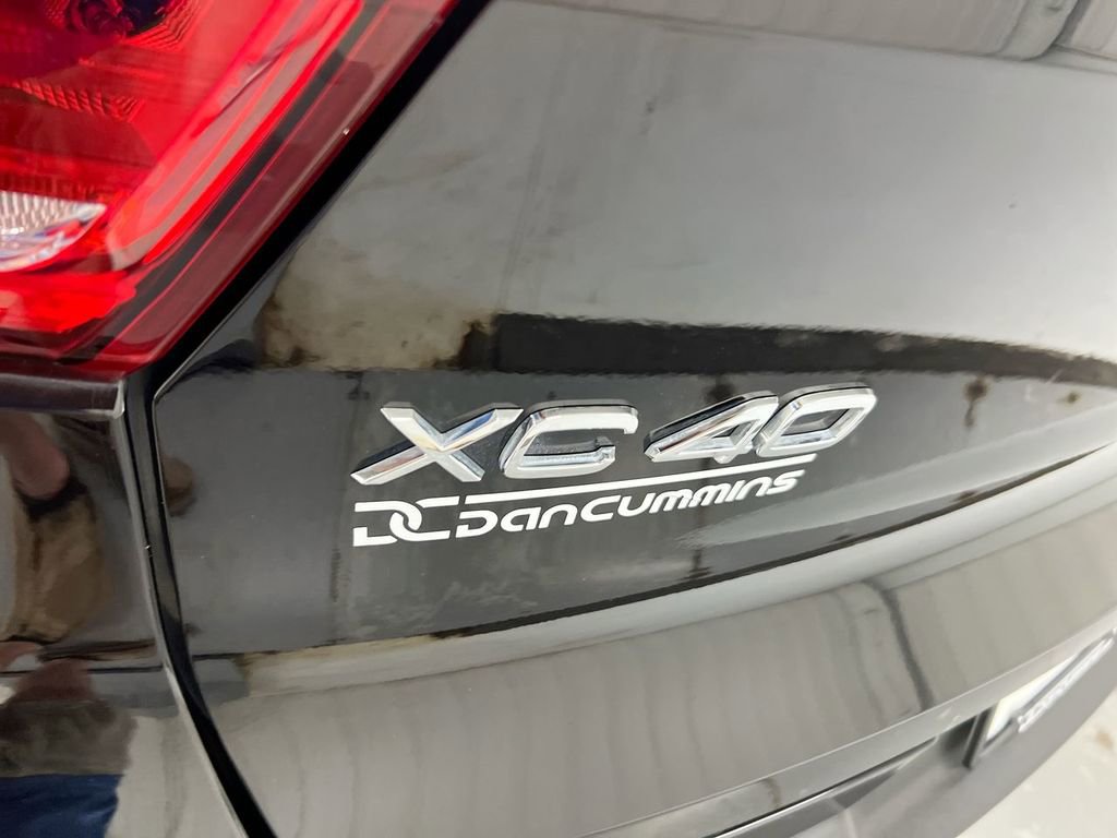Used 2024 Volvo XC40 B5 Plus AWD/4WD image 25