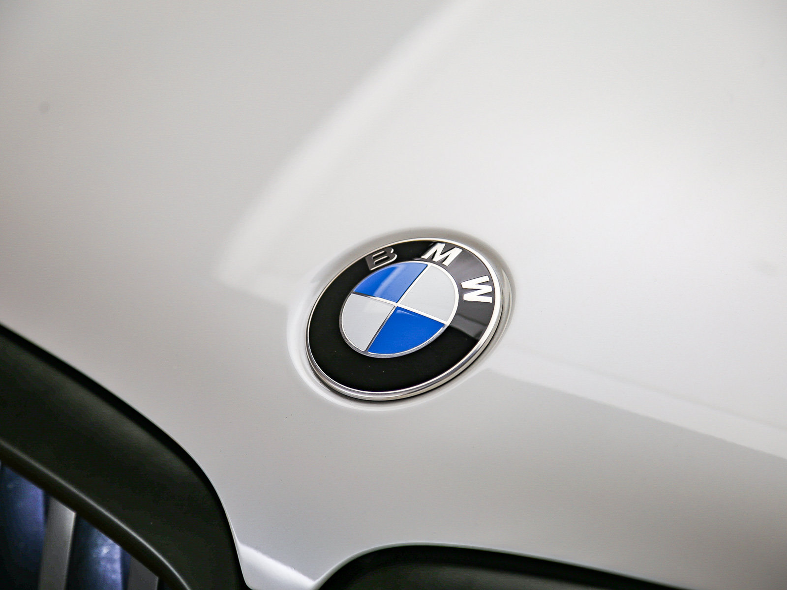 Used 2026 BMW X5 sDrive40i w/ M Sport Package RWD image 9