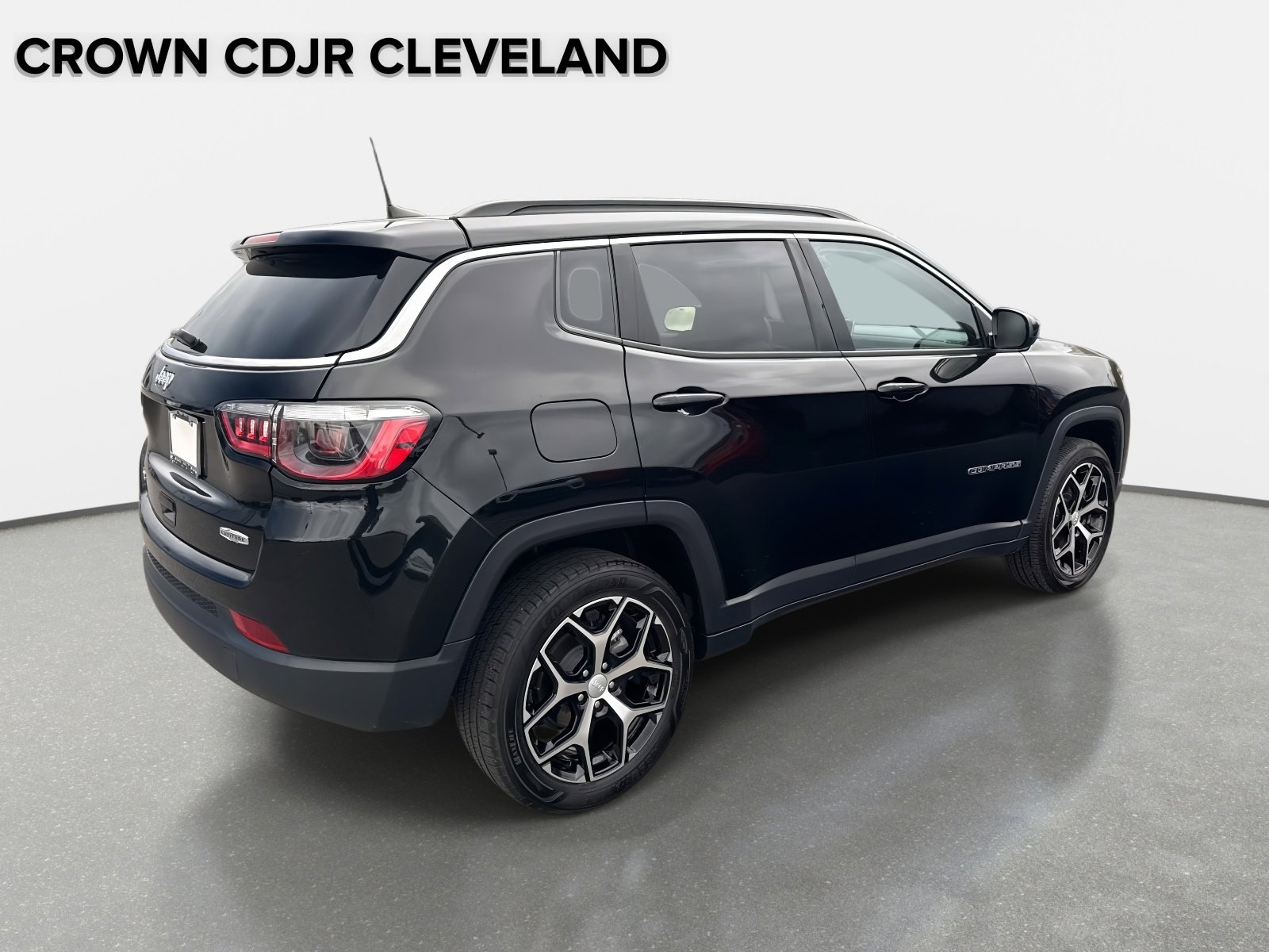 Used 2024 Jeep Compass Latitude AWD/4WD image 5