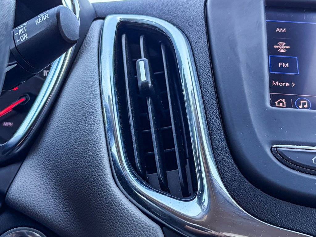 Used 2022 Chevrolet Equinox LS w/ LS Convenience Package image 25